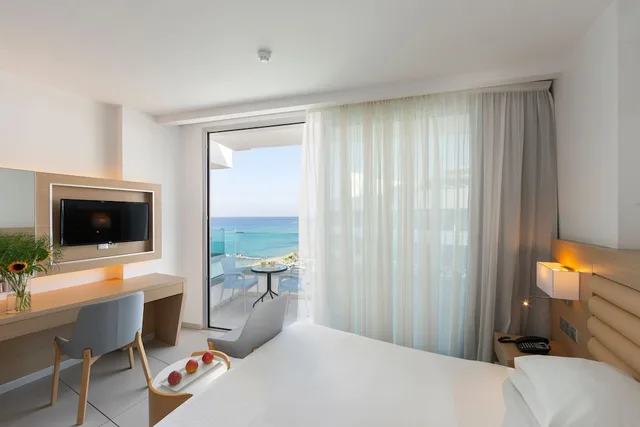 Classic, Twin Beds, Partial Sea View, Vrissaki Beach Hotel 2/4