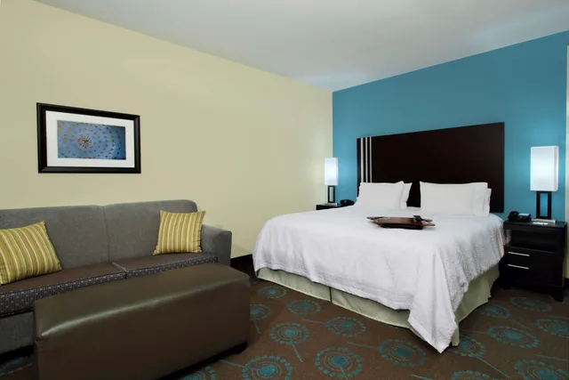 غرفة بسرير كينج، Hampton Inn Beeville 1/2