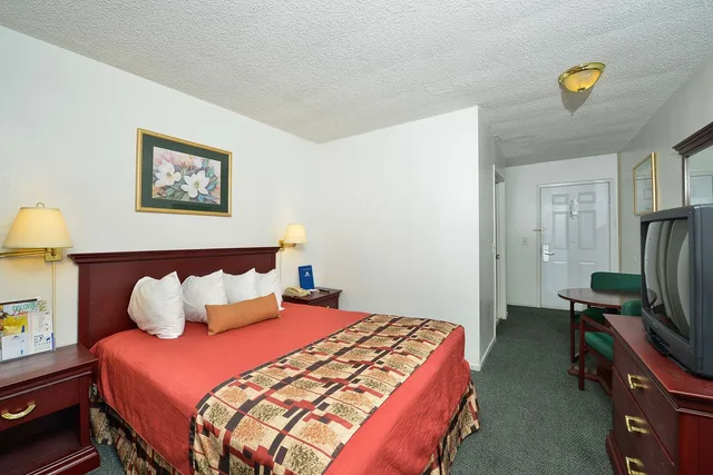 غرفة بسرير كوين، Americas Best Value Inn Chico 1/2