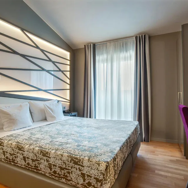 غرفة سوبيريور بسرير مزدوج أو سريرين منفصلين بشرفة، Fortyfive Squared Hotel 1/6