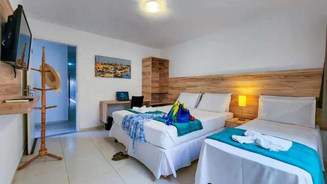 غرفة ثلاثية، Refugio Hotel 2/8