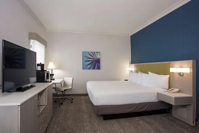 غرفة قياسية بسرير كينج، Surestay Hotel By Best Western Santa Monica 2/10