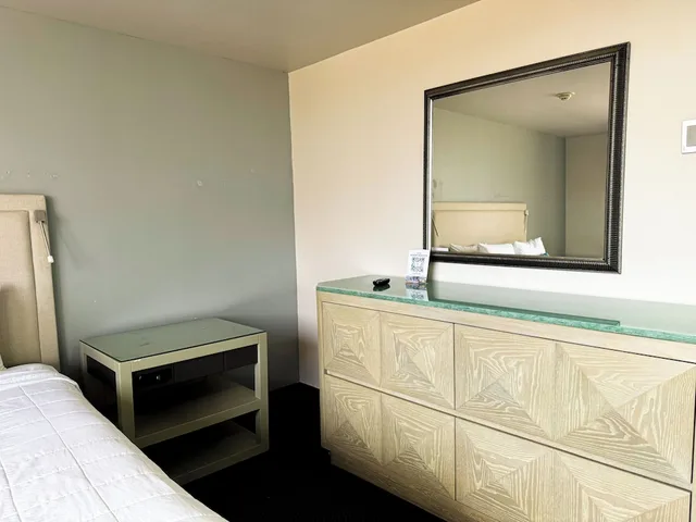 غرفة قياسية بسرير كوين، Corona Plaza Hotel 8/10