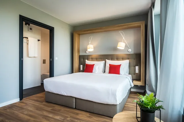 Superior, 1 King and 1 Single Beds, Up Hotel Budapest 2/5