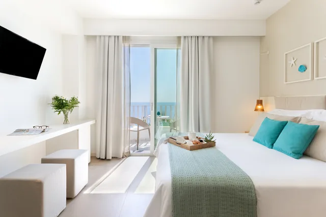 غرفة سوبيريور بسرير مزدوج بإطلالة على البحر، Albatros Beach Hotel 2/6