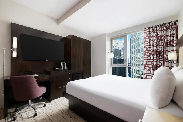 Room, King Bed, Partial Times Square View، Hilton Garden Inn New York/Times Square Central 7/10