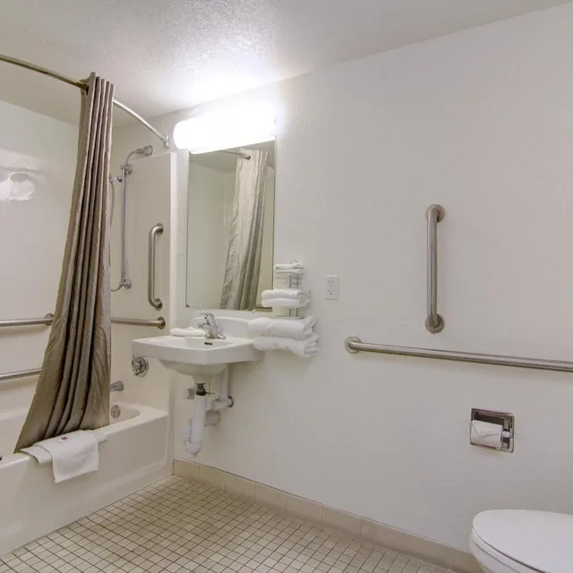 1 Full Bed ADA/RI Shower/Micfridge، Motel6 Scottsdale, AZ - Old town Scottsdale/Fashion Square 9/10