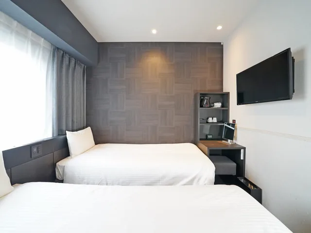 Compact, Twin Beds، Chisun Standard Osaka Shin Imamiya 2/2