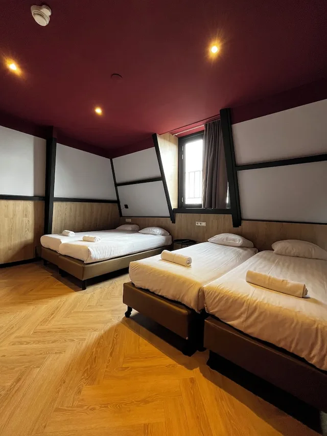 Room, Quadruple, Heart of Amsterdam 3/10