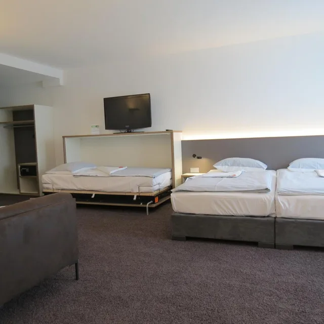 غرفة اقتصادية رباعية، Comfor Hotel 2/10