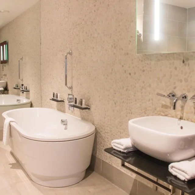 جناح جونيور بسرير مزدوج أو سريرين منفصلين، Le Monde Hotel 10/10