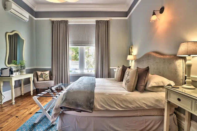 Deluxe, Double Bed, Parker Cottage 1/7