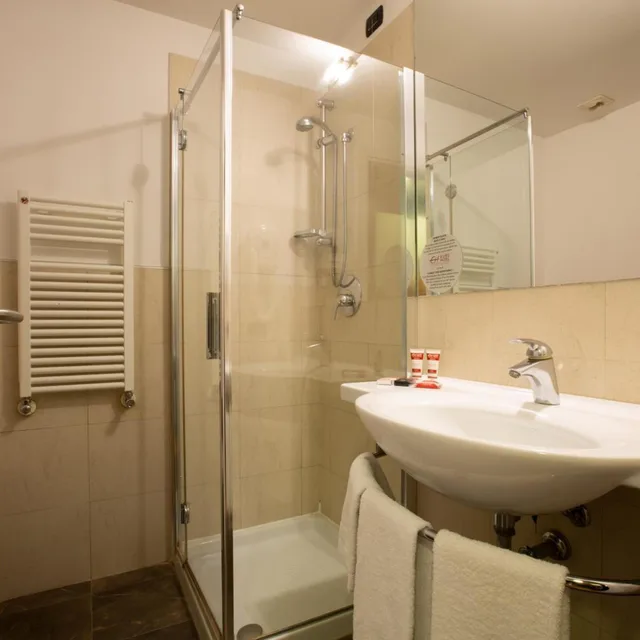 غرفة ديلوكس بسرير مزدوج أو سريرين منفصلين، Euro Hotel Residence 6/7
