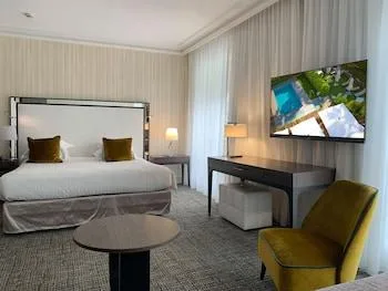 Junior Suite, Double Bed, Garden and Pool View، Le Canberra 1/1