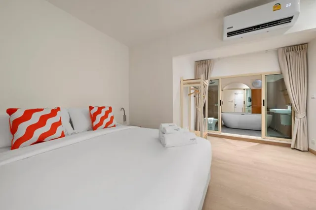 Deluxe, No Window, Bathtub، Horange Phuket Town 2/4
