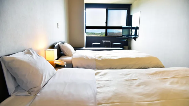 غرفة غربية بسريرين منفصلين بإطلالة على البحر، Hotel Shosenkaku Romankan 1/1