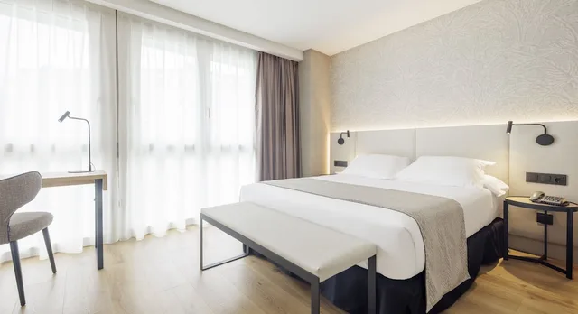 جناح جونيور بسريرين منفصلين بشرفة، Hotel Ilunion San Sebastian 2/5