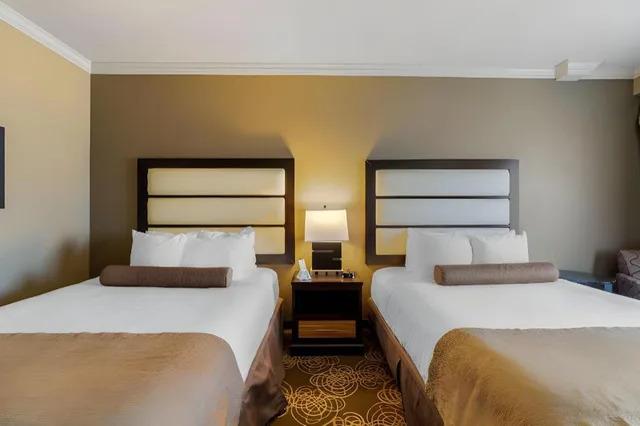 غرفة بسرير كوين، Best Western Plus Miami Airport North Hotel & Suites 9/10