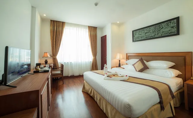 غرفة ديلوكس بسرير كينج بإطلالة على المدينة، Phnom Penh Katari Hotel 9/10