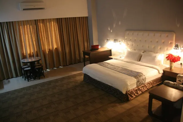 غرفة ديلوكس بسرير كينج، Ritz Garden Hotel Manjung 2/3