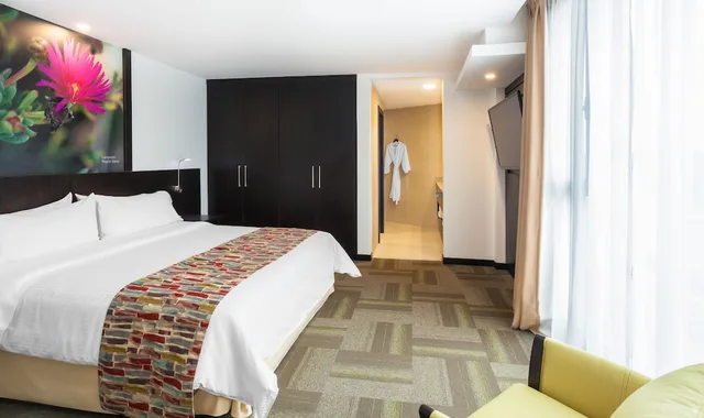جناح تنفيذي بسرير كينج، Wyndham Quito Airport 10/10
