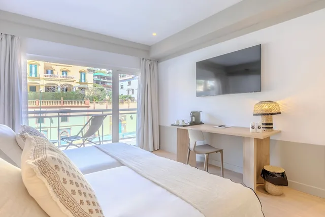 Superior, Twin Beds, Balcony, Hotel Soho Boutique Las Vegas 2/8