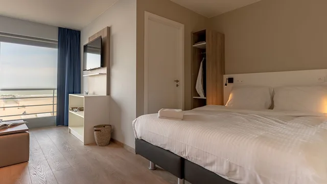 Suite, Double and Bunk Bed, Partial Sea View, No Balcony، Holiday Suites Blankenberge 1/5
