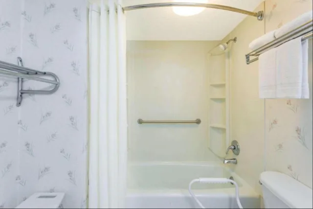 Full Bed Smoking، Ashland Studio Inn By OYO Richmond North near Kings Dominion 3/3