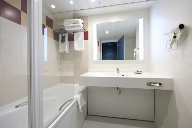 غرفة قياسية بسريرين منفصلين، Mercure Grenoble Centre Alpotel 10/10