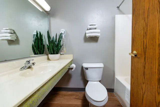 جناح تنفيذي بسريرين مزدوجين، Extended Stay Airport 6/8