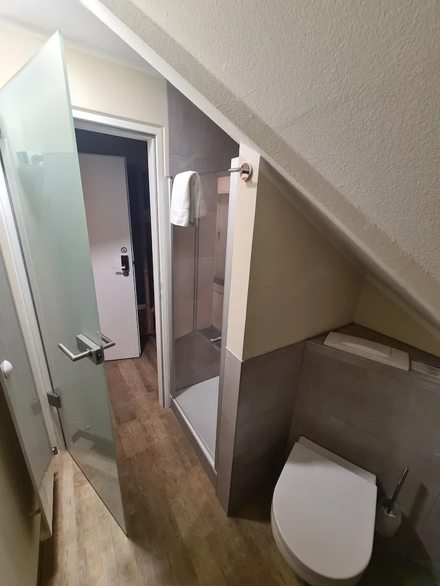 غرفة مفردة بسرير مزدوج في الملحق، Stadthotel Engel 9/10