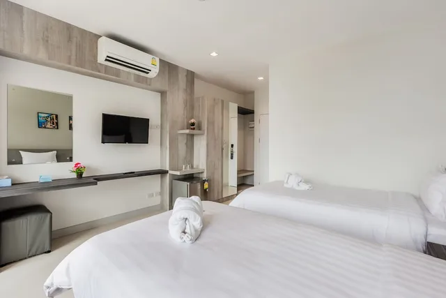 Superior, Twin Beds, Evergreen Suite Hotel 5/6