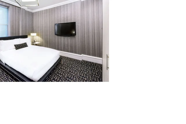 Room, Queen Bed, Accessible, Moderne Hotel Nyc 2/4