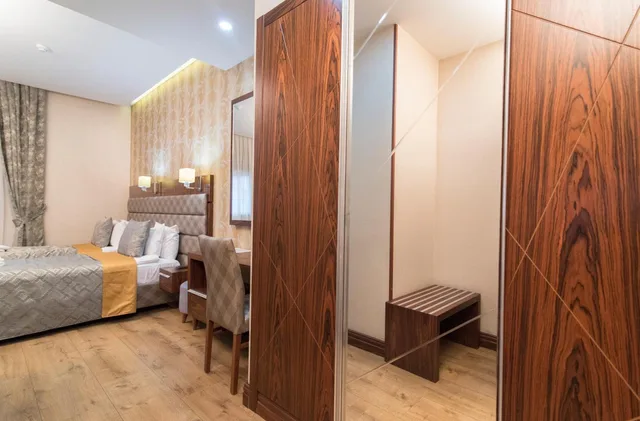 غرفة ثلاثية، Midmar Deluxe Hotel 4/9