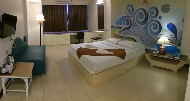 Cool, Twin Beds، THE PACIFIC COOL CHIC 9/10