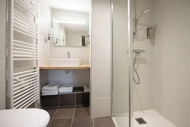 غرفة عائلية بسرير كوين وسريرين منفصلين، Hotel La Couleuvrine 7/8