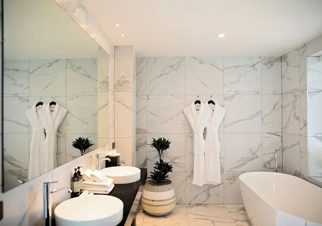 Suite, King Bed, Ocean View, Sudima Kaikoura 2/2
