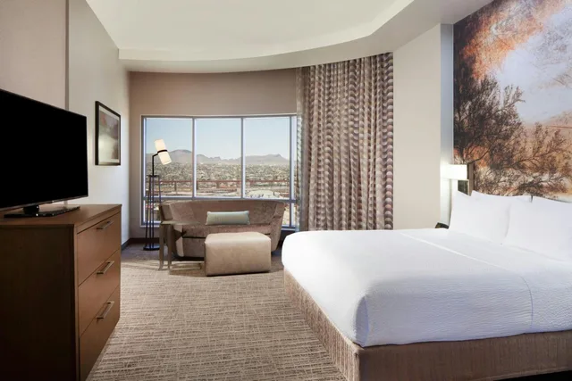 1 Bedroom, Suite, King Bed, Stadium View, Sofa, Large, Accessible، Hotel Courtyard By Marriott el Paso Downtown Convention Center 1/3