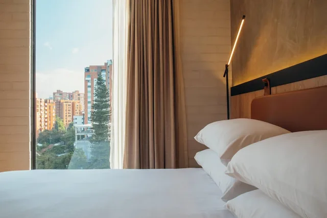 غرفة سوبيريور بسرير كينج بإطلالة على المدينة، Faranda Collection Medellin, A Member of Radisson Individuals 6/10