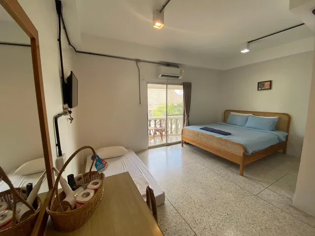 غرفة ديلوكس بشرفة، Bang Saphan Resort Hotel 2/2