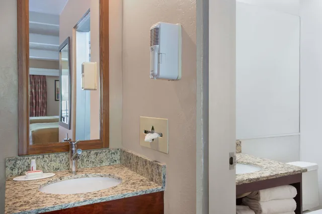 غرفة بسرير كينج، Travelodge By Wyndham Lakeland 8/10