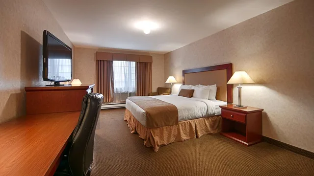 غرفة بسرير كوين بجاكوزي، Best Western Gold Rush Inn 1/2