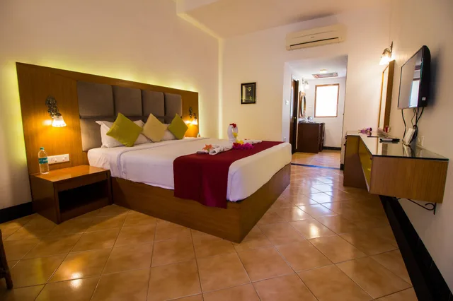 غرفة قياسية بسرير كينج بإطلالة على الحديقة، SHIKARA BEACH RESORT 2/6