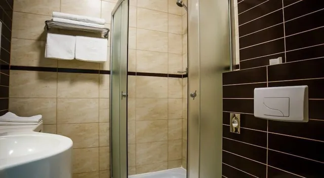 غرفة قياسية بسرير كوين، Hotel Ozana 3/3