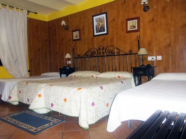Family, Hospedium Hotel Rural Soterrana 1/3