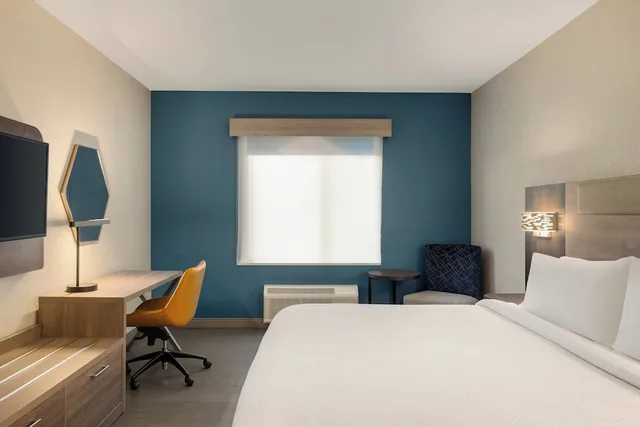 جناح بسرير كينج لذوي الإعاقة، Holiday Inn Express Hotel and Suites Fort Lauderdale Airport South 3/6