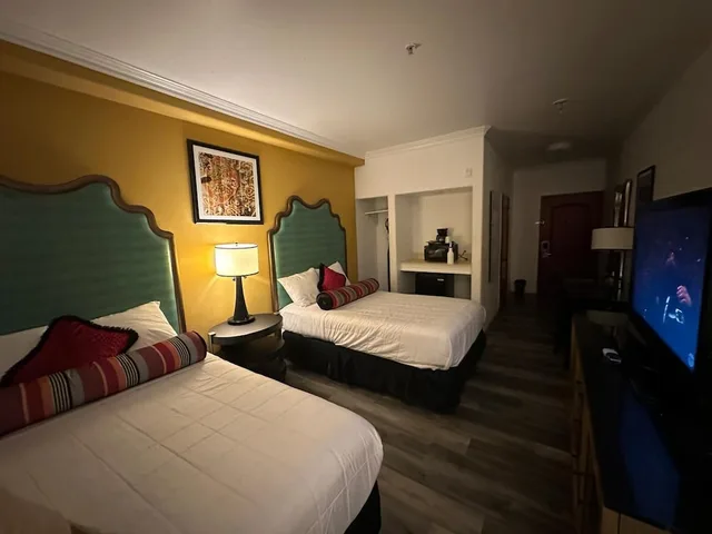 غرفة بسريرين كوين، Howard Johnson By Wyndham Bakersfield CA 1/4