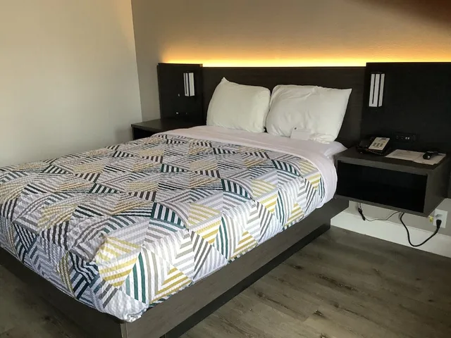 غرفة قياسية بسرير كينج للمدخنين، Motel6 Memphis, TN - East 7/10