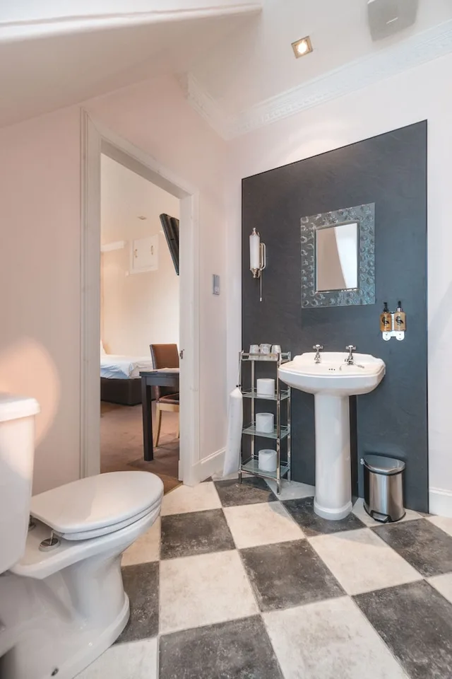 غرفة ثلاثية بثلاثة أسرّة، Hotel Ceilidh-Donia - Townhouse Hotel 2/2