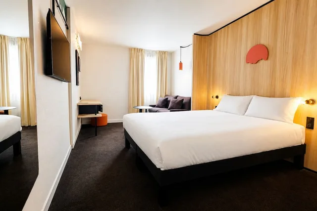 غرفة قياسية بسرير كوين مع أريكة، Kyriad Clermont Ferrand Sud La Pardieu 3/6